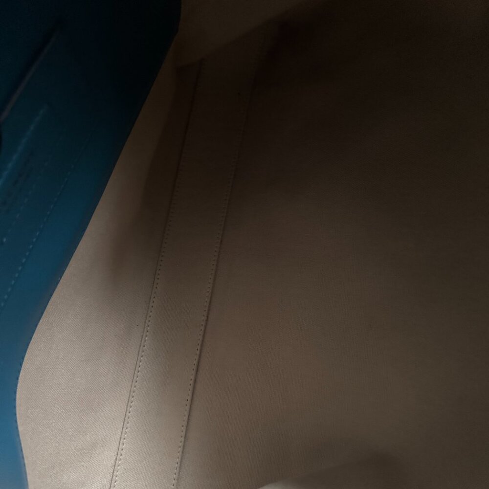 COPY - GIVENCHY Medium Soft Antigona in Petrol Blue. - Picture 7 of 17